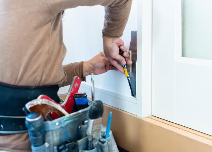 ドア：外観と防犯を向上